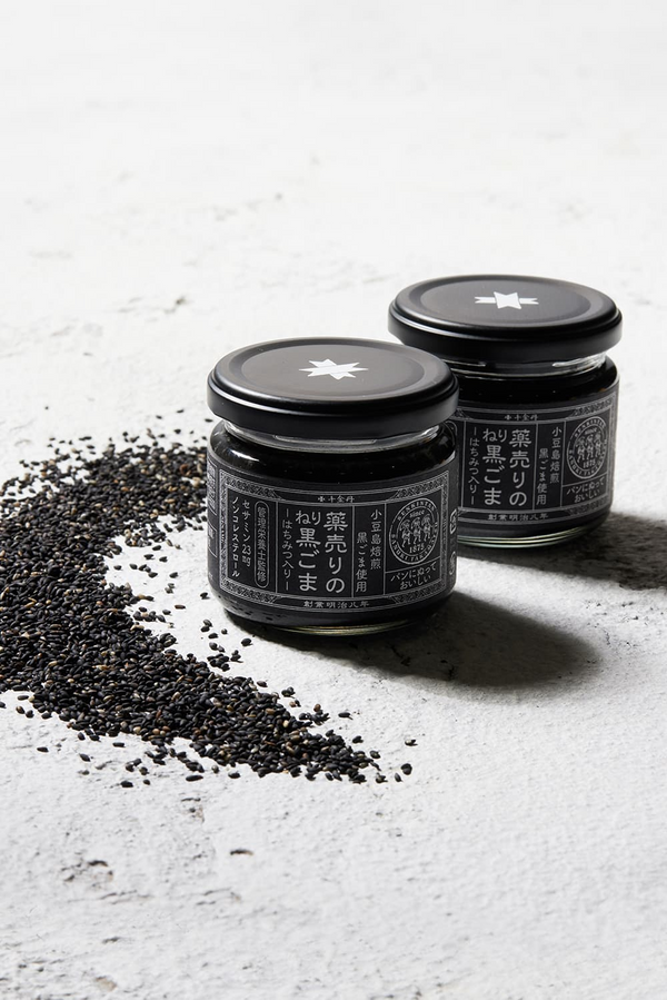 Medicinevendor  black sesame with honey 薬売りのねり黒ごまはちみつ入り